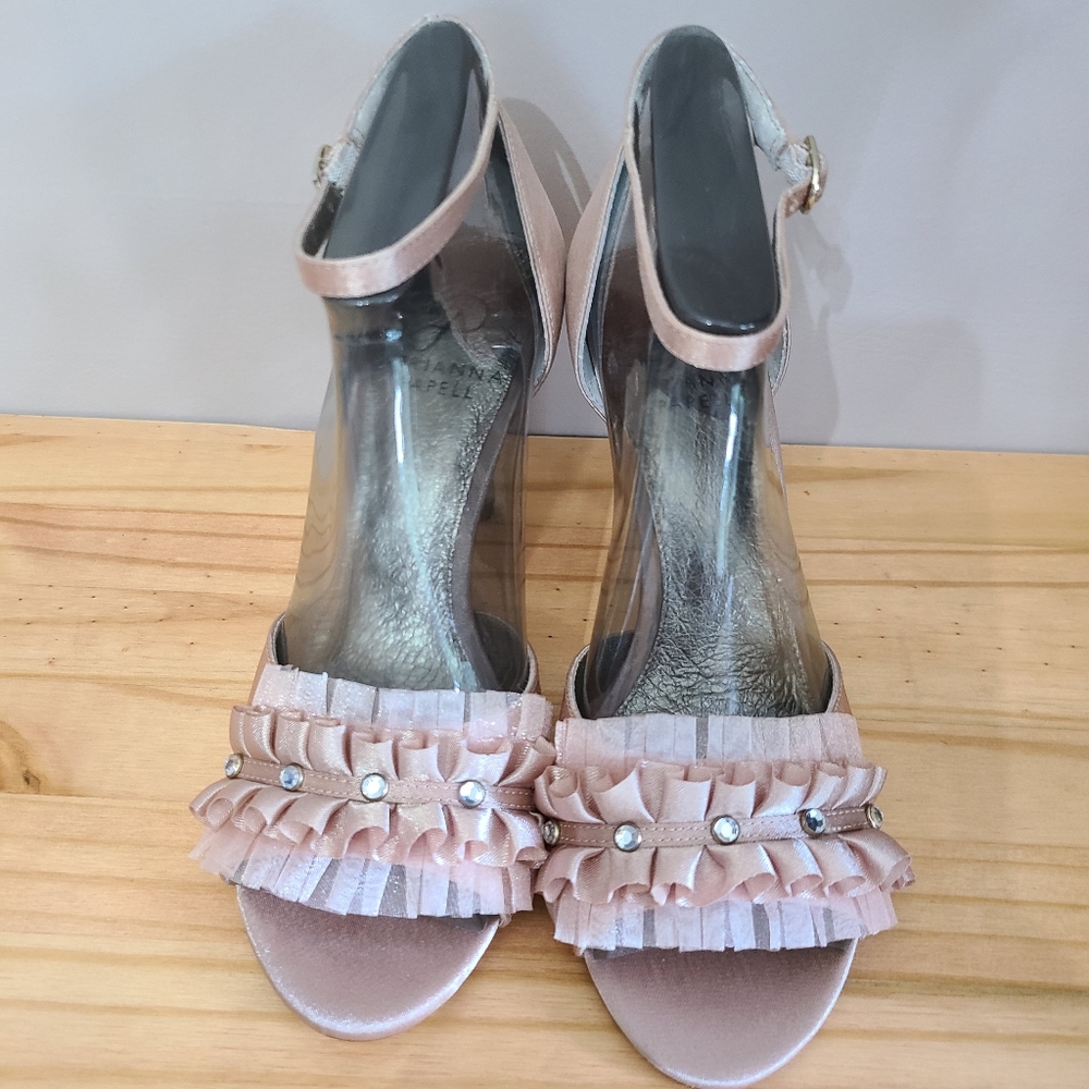 NWT Adrianna Papell Alcott Blush Satin Heels Size 6.5M. Never worn.